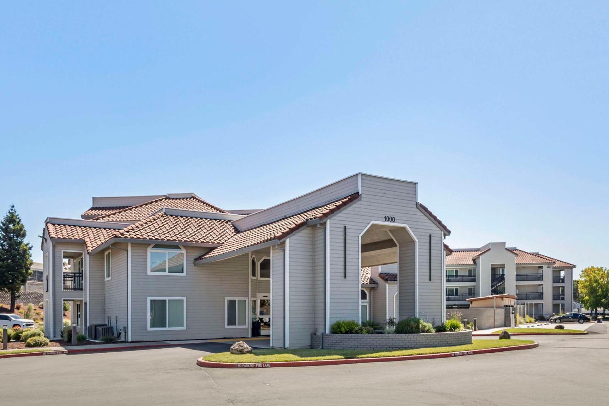 Country Inn & Suites By Radisson, Vallejo Napa Valley, Ca Экстерьер фото